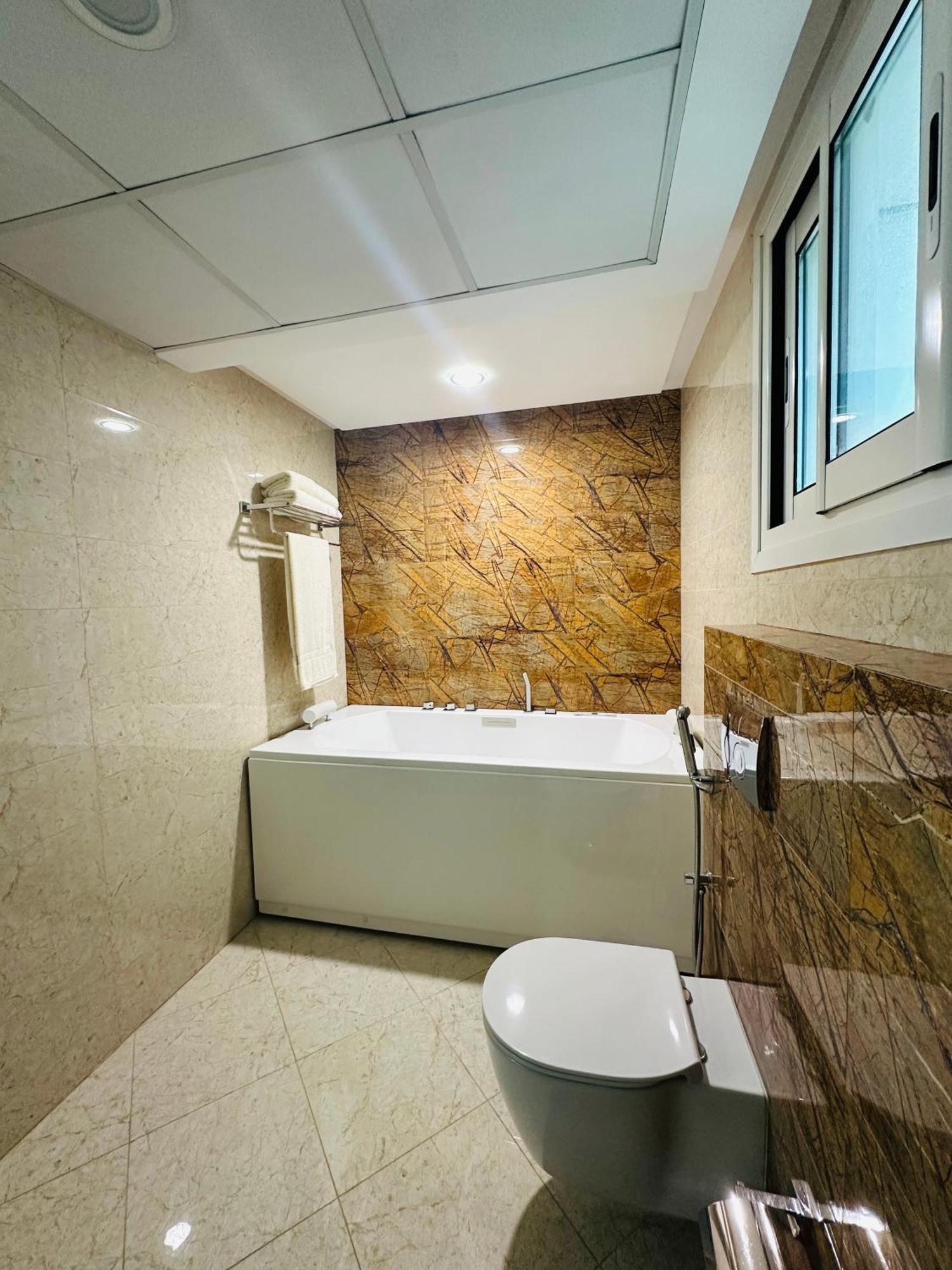 Saxophone Suites Muharraq Exterior foto